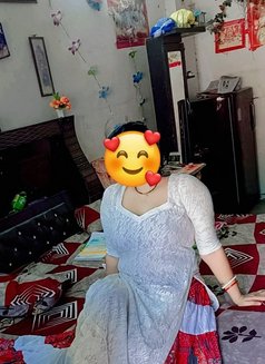 Haryanvi HOUSE WIFE in Delhi ANAL QUEEN - puta in New Delhi Photo 6 of 17