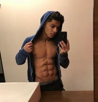 Hasan - Intérprete masculino de adultos in Muscat