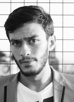 Hasan - Male escort in Beirut Photo 2 of 2