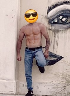 Hasan - Acompañantes masculino in Beirut Photo 3 of 3