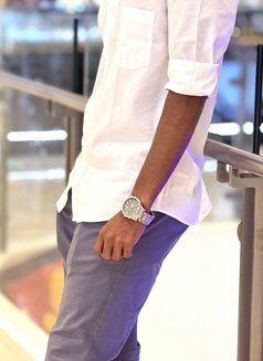 Hasha - Male escort in Colombo Photo 4 of 7