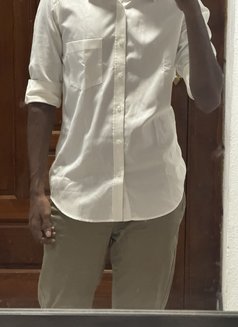 Hasha - Male escort in Colombo Photo 5 of 7