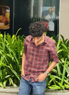 Hasha - Male escort in Colombo Photo 7 of 7