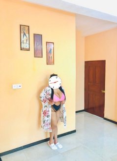 Hashani Suloshana - escort in Colombo Photo 9 of 12