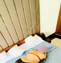 Hashini Ayodya - puta in Colombo