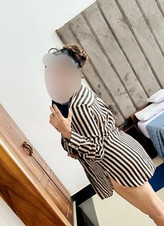 Hashini Ayodya - escort in Colombo Photo 3 of 12