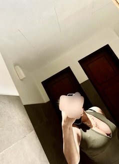 Hashini Ayodya - escort in Colombo Photo 6 of 12
