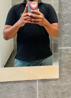 Hasindu - Male escort in Colombo Photo 6 of 12