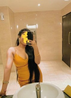 Hasini Escort in Colombo - escort in Colombo Photo 2 of 2