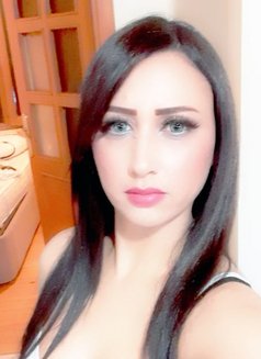 Hasna - escort in İstanbul Photo 4 of 5