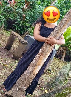 Hasna - escort in Colombo Photo 2 of 5