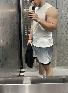 Hassan - Male escort in Abu Dhabi Photo 2 of 2