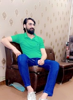 Hassan - Male escort in Lahore Photo 3 of 4