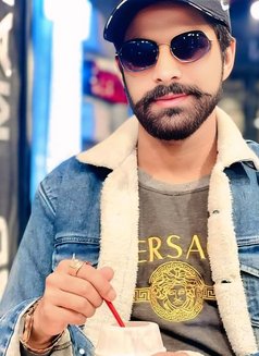Hassan Shah - Male escort in Lahore Photo 5 of 7