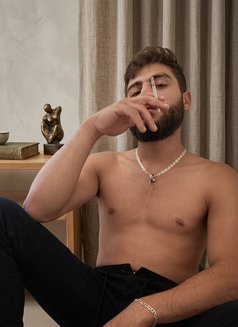 Hassen - Male escort in Beirut Photo 2 of 6