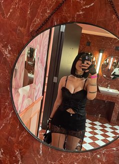 Hasti - escort in Muscat Photo 1 of 8