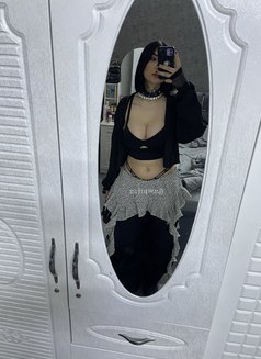 Hasti - escort in Muscat Photo 8 of 8