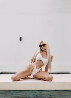 Hattie - escort in Bali Photo 5 of 22