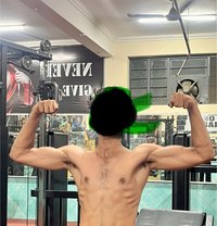 Hawk - Dominador masculino in New Delhi