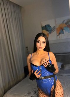 Haya - puta in Dubai Photo 1 of 4