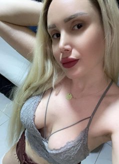 Hazal - escort in Doha Photo 13 of 16