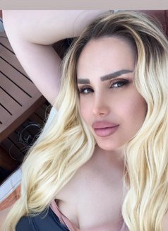 Hazal - escort in Doha Photo 14 of 16