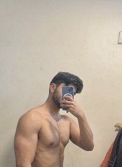 Hazee - Male escort in New Delhi Photo 1 of 3