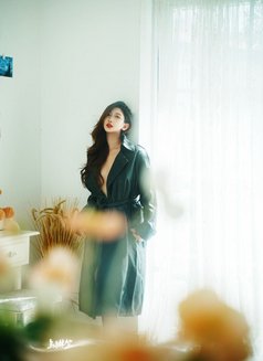 Hazel - puta in Shanghai Photo 4 of 4