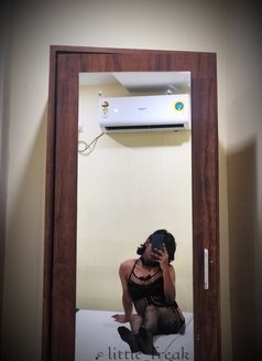 Hazel - Transsexual escort in Kolkata Photo 4 of 4