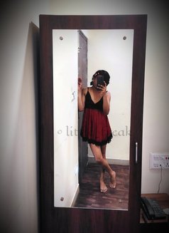 Hazel - Transsexual escort in Kolkata Photo 7 of 8