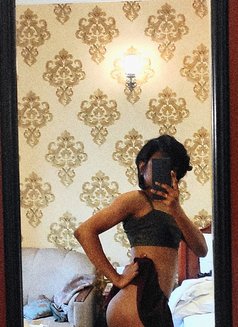 Hazel - Transsexual escort in New Delhi Photo 9 of 9