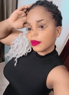 Hazel - escort in Chennai Photo 4 of 4