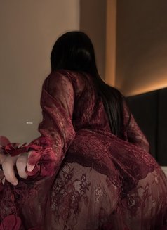 Hazel Sen - puta in Noida Photo 5 of 5