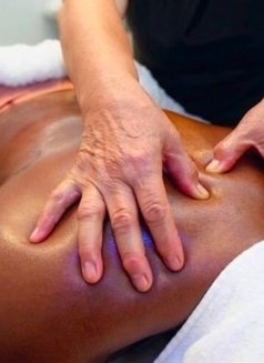 Healing Touch Body Massage And MobileSpa - puta in Accra Photo 5 of 8