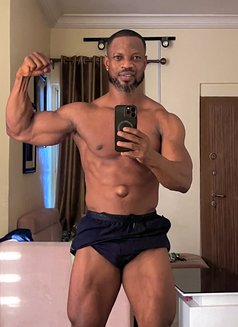 Mr. Sensation - Acompañantes masculino in Lagos, Nigeria Photo 2 of 4