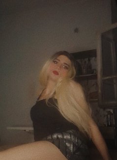 Heam - Transsexual escort in Beirut Photo 5 of 9