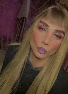 Heam - Transsexual escort in Beirut Photo 5 of 13