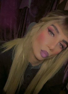 Heam - Transsexual escort in Beirut Photo 6 of 13