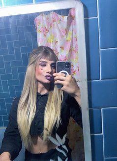 Heam - Transsexual escort in Beirut Photo 8 of 13