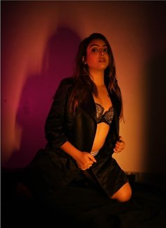 Heaven Escorts - Agencia de putas in Chennai Photo 5 of 6
