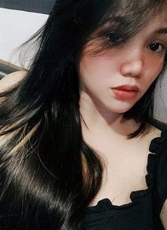 Heidi - escort agency in Manila Photo 2 of 9