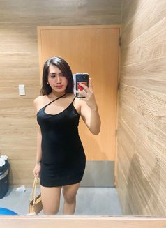 Heavenlyyy - Transsexual escort in Manila Photo 2 of 12
