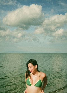 Heavenlyyy - Transsexual escort in Manila Photo 6 of 8