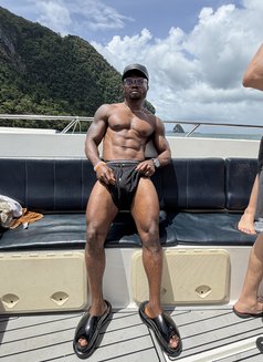 Heavyblacktool - Male escort in Doha Photo 6 of 9