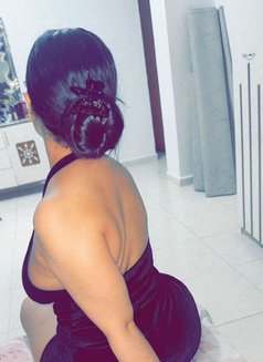 Heba - puta in Dubai Photo 1 of 1