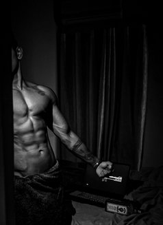 Hedonist Giver - Male escort in Mumbai Photo 8 of 23