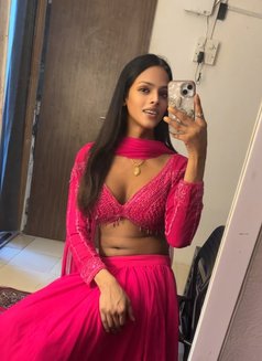 Heena Begum - Transsexual escort in Pune Photo 4 of 7