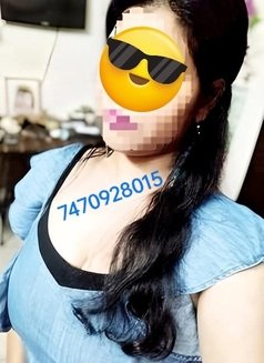 HEENA cam & Real meet - escort in New Delhi Photo 5 of 8