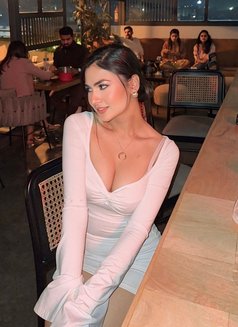 Heena - escort in Bali Photo 3 of 4