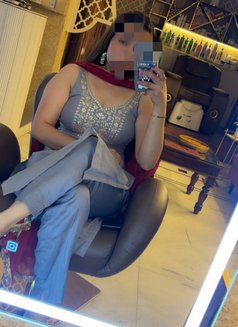 Cam Bhabhi - escort in New Delhi Photo 2 of 2